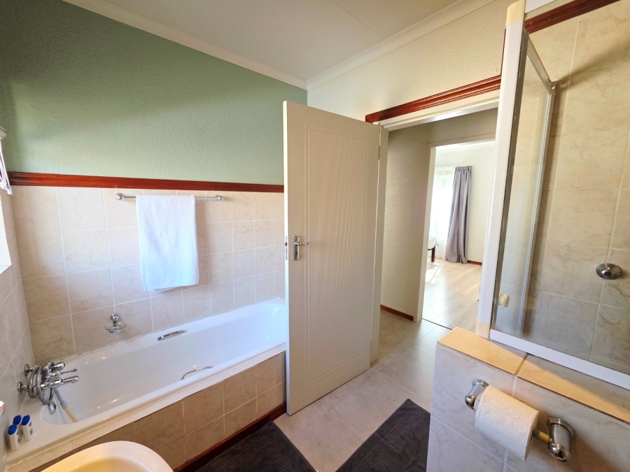 2 Bedroom Property for Sale in La Montagne Gauteng