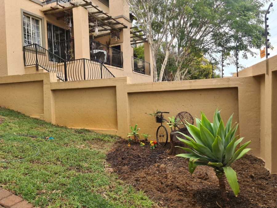 2 Bedroom Property for Sale in La Montagne Gauteng