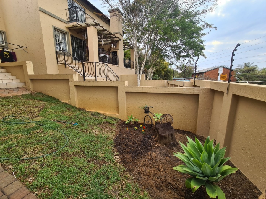 2 Bedroom Property for Sale in La Montagne Gauteng