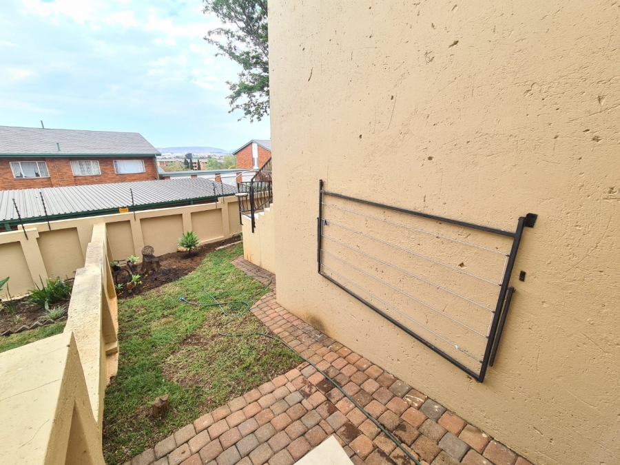 2 Bedroom Property for Sale in La Montagne Gauteng
