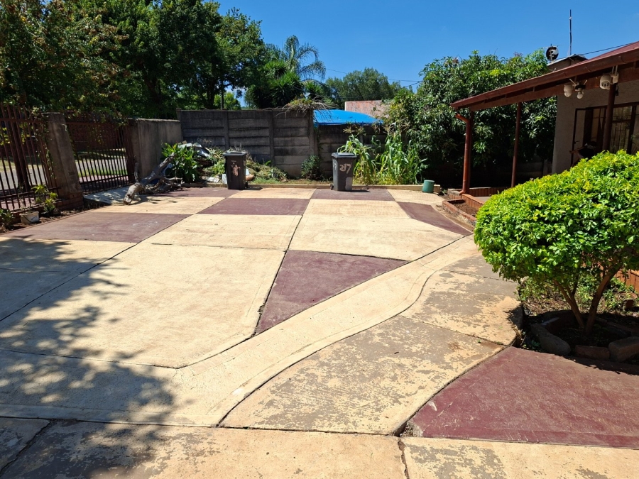  Bedroom Property for Sale in Danville Gauteng