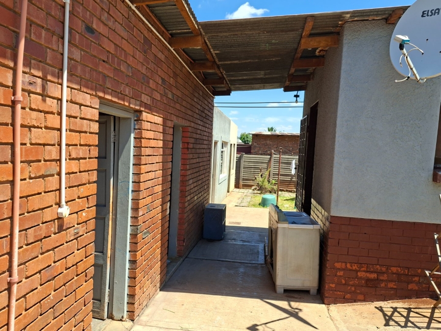  Bedroom Property for Sale in Danville Gauteng