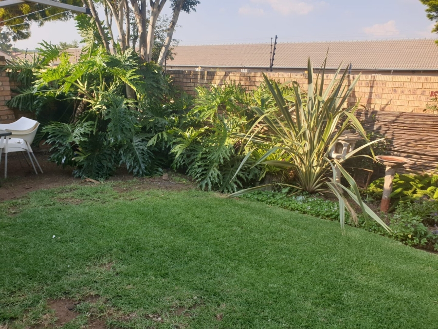 2 Bedroom Property for Sale in Equestria Gauteng