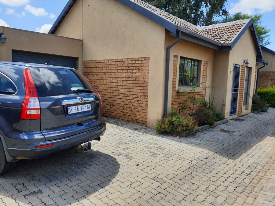 2 Bedroom Property for Sale in Equestria Gauteng