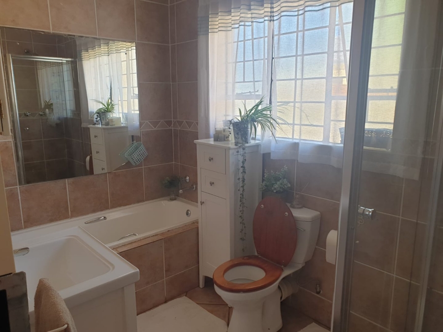 2 Bedroom Property for Sale in Equestria Gauteng