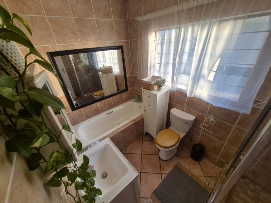 2 Bedroom Property for Sale in Equestria Gauteng