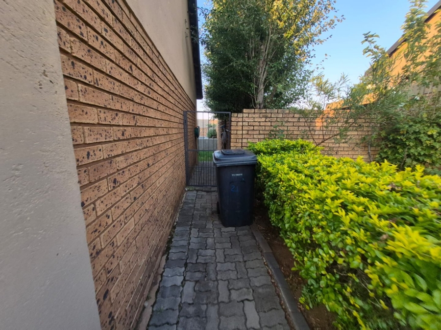 2 Bedroom Property for Sale in Equestria Gauteng