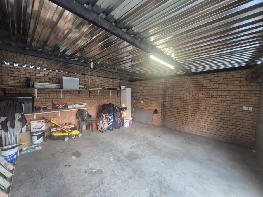 2 Bedroom Property for Sale in Equestria Gauteng