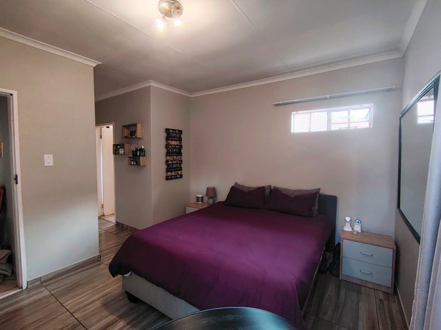 3 Bedroom Property for Sale in Wierdaglen Estate Gauteng