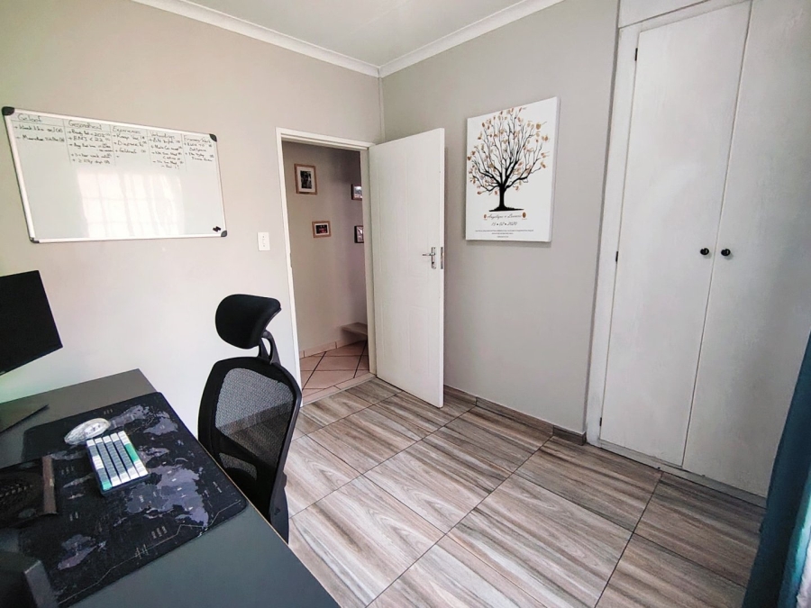 3 Bedroom Property for Sale in Wierdaglen Estate Gauteng