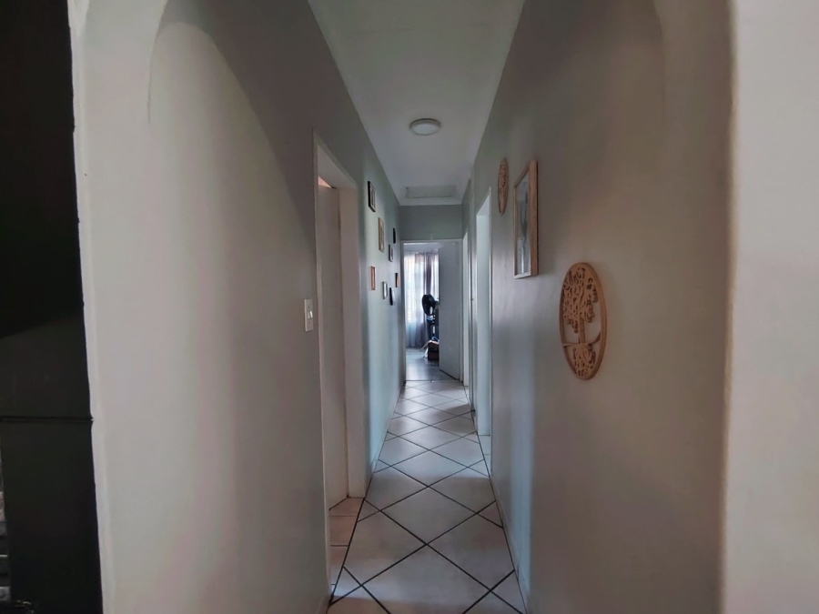 3 Bedroom Property for Sale in Wierdaglen Estate Gauteng