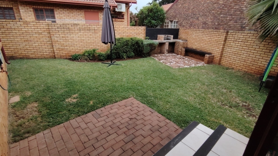3 Bedroom Property for Sale in Wierdaglen Estate Gauteng