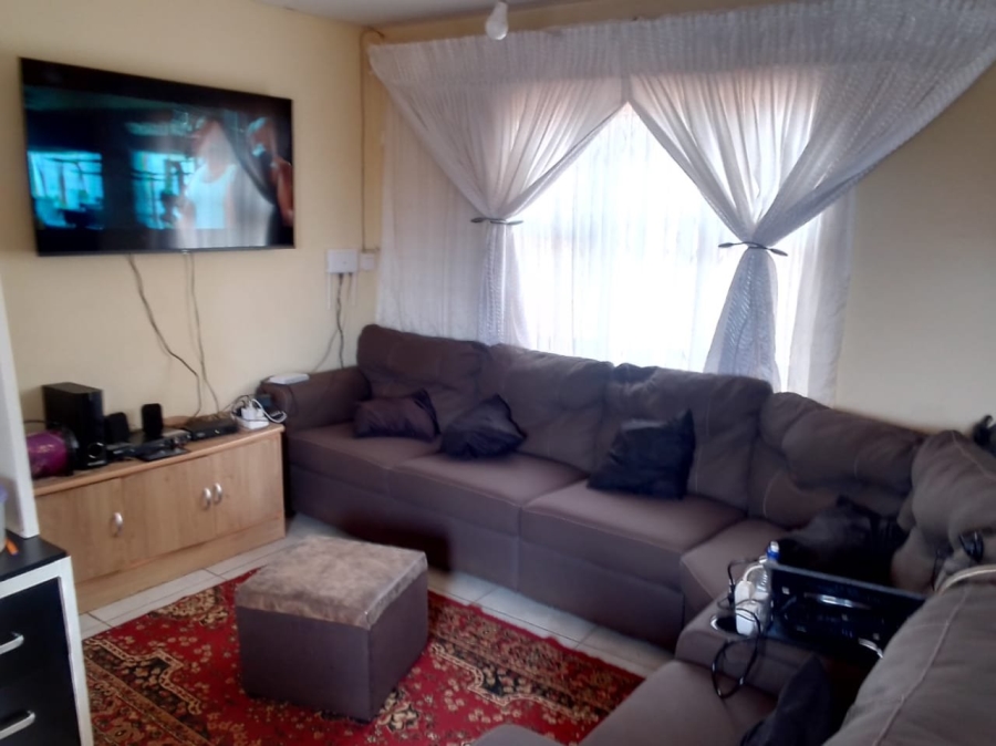  Bedroom Property for Sale in Mohlakeng Gauteng