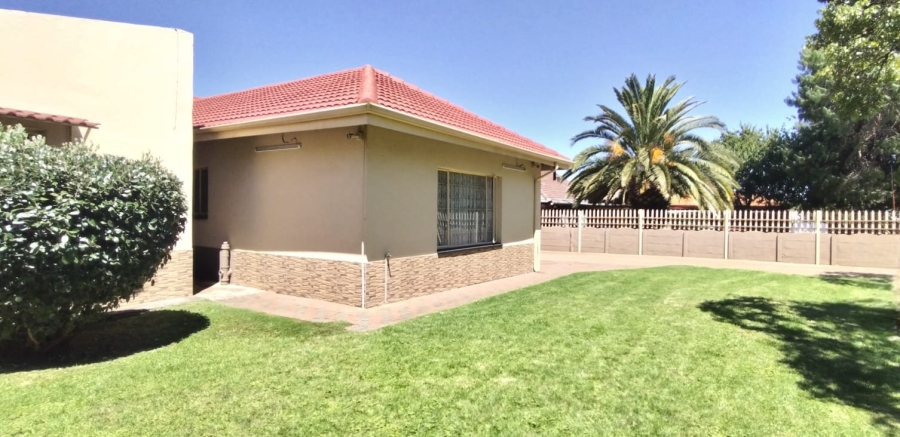 5 Bedroom Property for Sale in Selection Park Gauteng