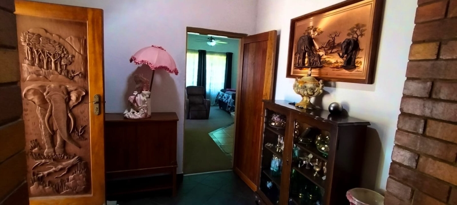 5 Bedroom Property for Sale in Selection Park Gauteng