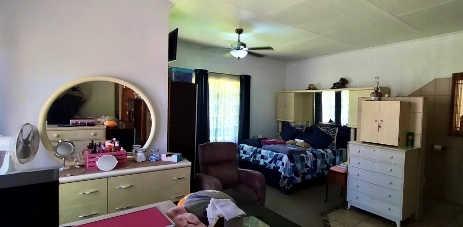 5 Bedroom Property for Sale in Selection Park Gauteng