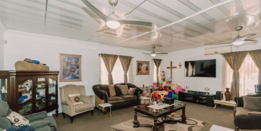 5 Bedroom Property for Sale in Selection Park Gauteng