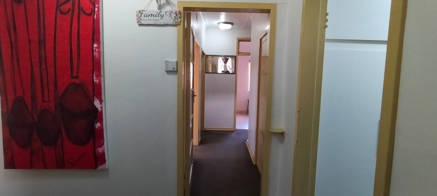 5 Bedroom Property for Sale in Selection Park Gauteng