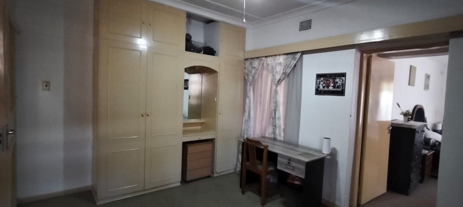 5 Bedroom Property for Sale in Selection Park Gauteng