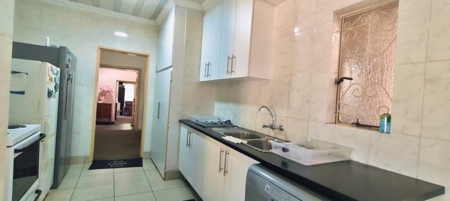 5 Bedroom Property for Sale in Selection Park Gauteng