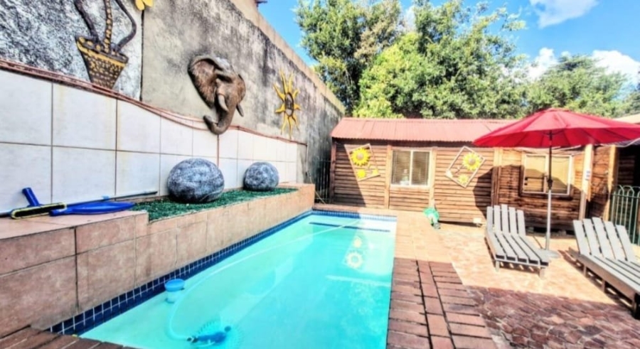5 Bedroom Property for Sale in Selection Park Gauteng