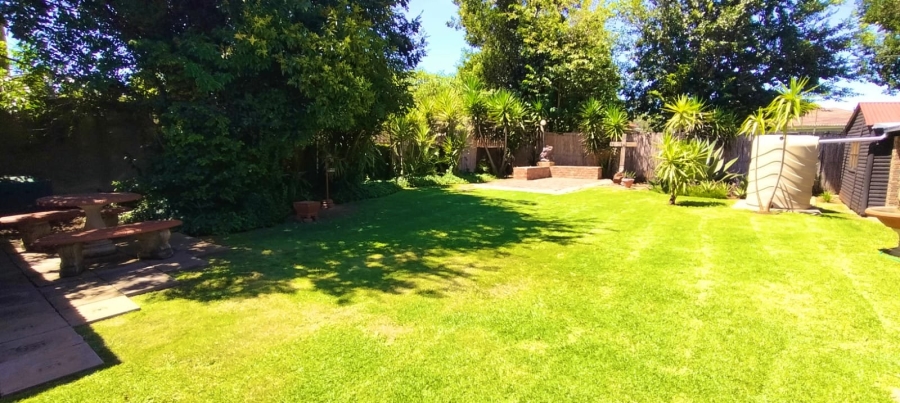 5 Bedroom Property for Sale in Selection Park Gauteng