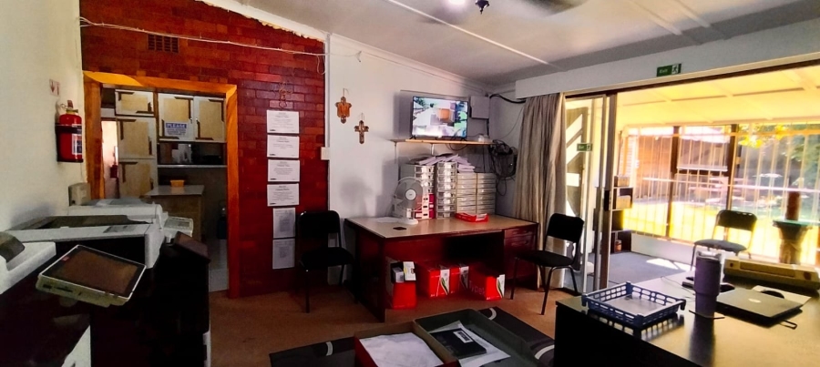 5 Bedroom Property for Sale in Selection Park Gauteng