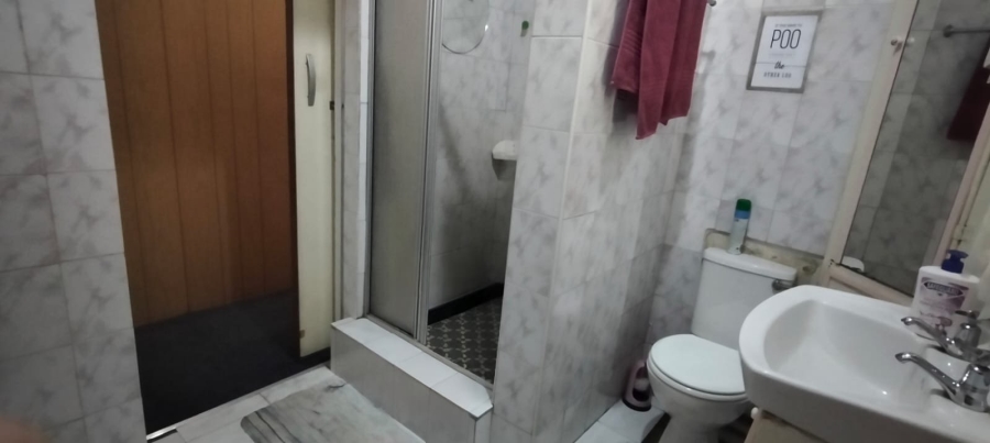 5 Bedroom Property for Sale in Selection Park Gauteng