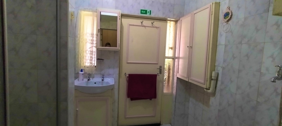 5 Bedroom Property for Sale in Selection Park Gauteng