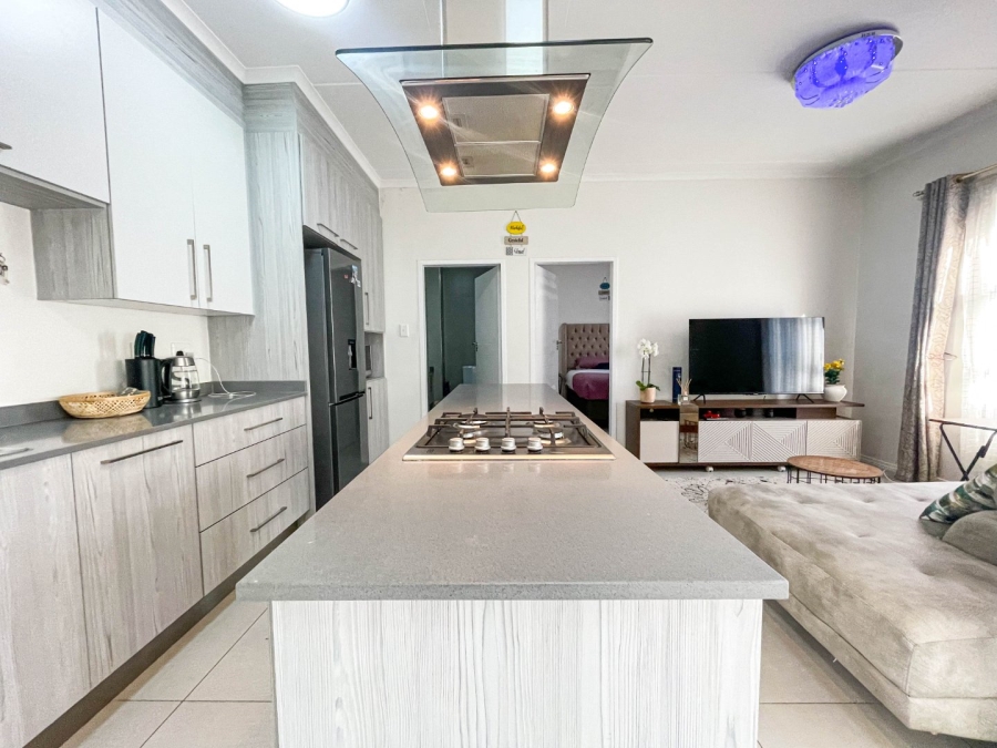 1 Bedroom Property for Sale in Carlswald Gauteng