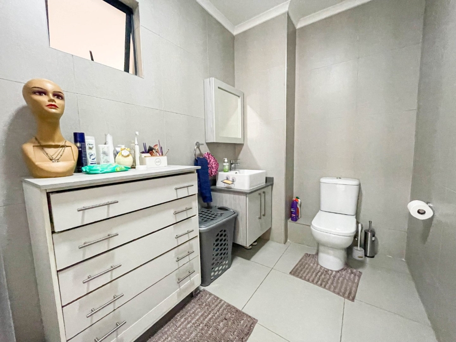 1 Bedroom Property for Sale in Carlswald Gauteng