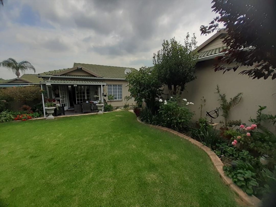 2 Bedroom Property for Sale in Sunward Park Gauteng
