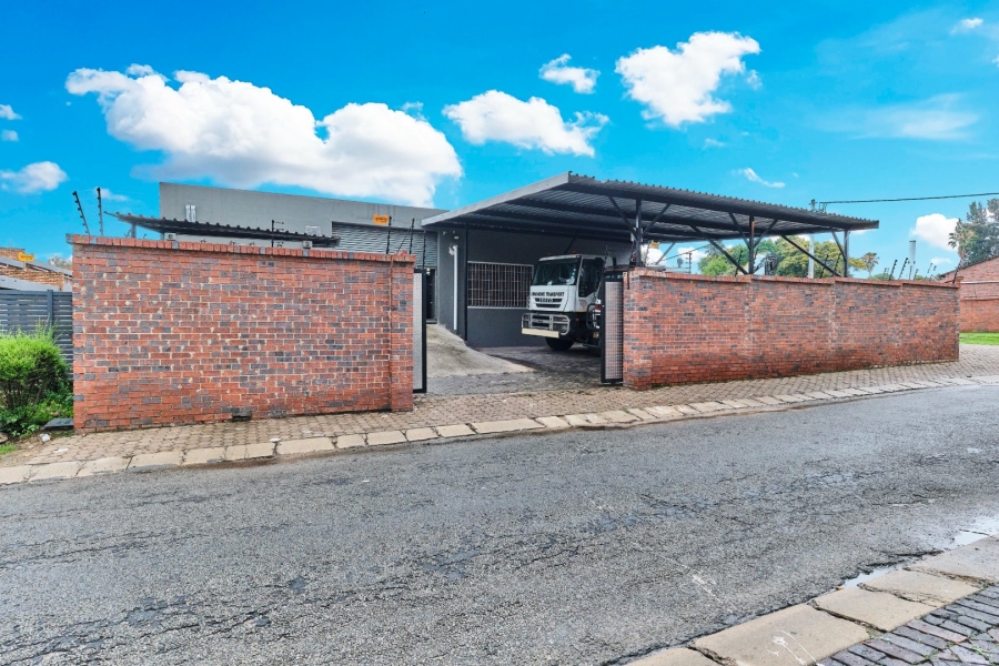 To Let commercial Property for Rent in Fontainebleau Gauteng