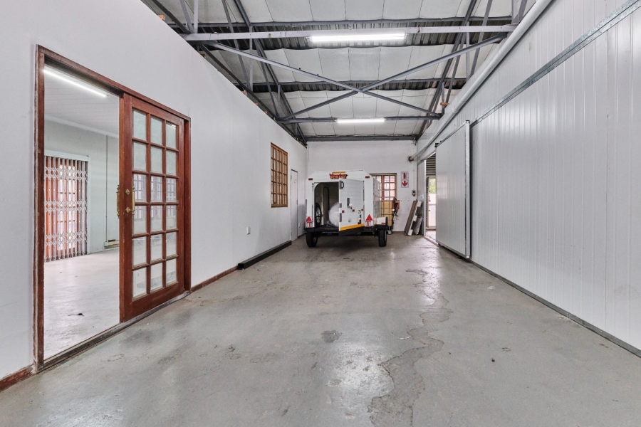 To Let commercial Property for Rent in Fontainebleau Gauteng