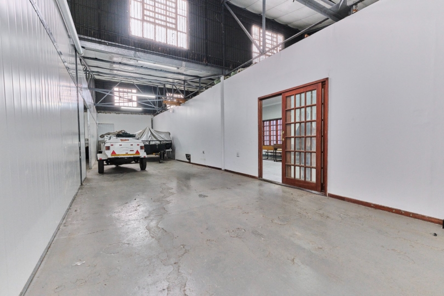 To Let commercial Property for Rent in Fontainebleau Gauteng