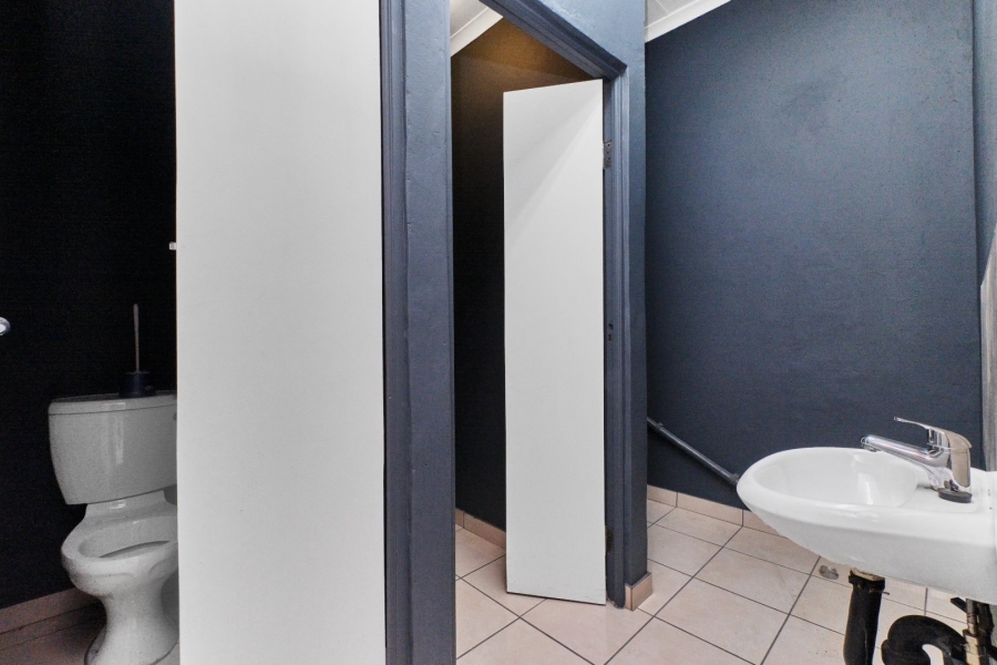 To Let commercial Property for Rent in Fontainebleau Gauteng