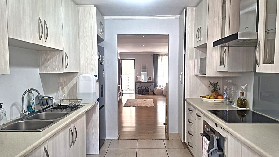 2 Bedroom Property for Sale in Craighall Park Gauteng