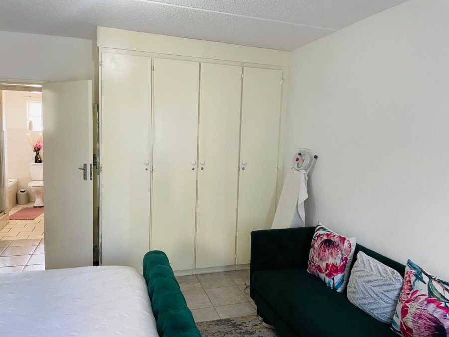 2 Bedroom Property for Sale in Noordwyk Gauteng