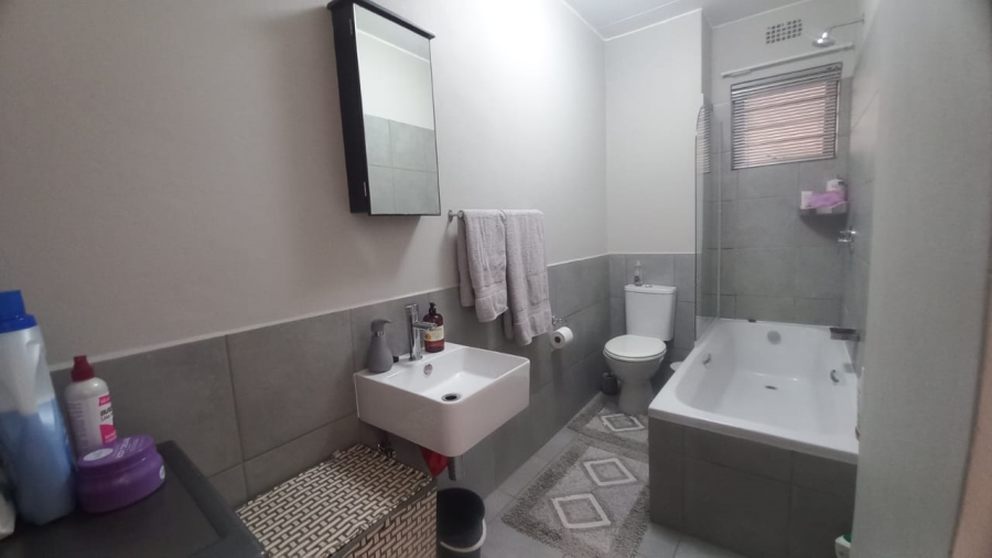 2 Bedroom Property for Sale in Clubview Gauteng