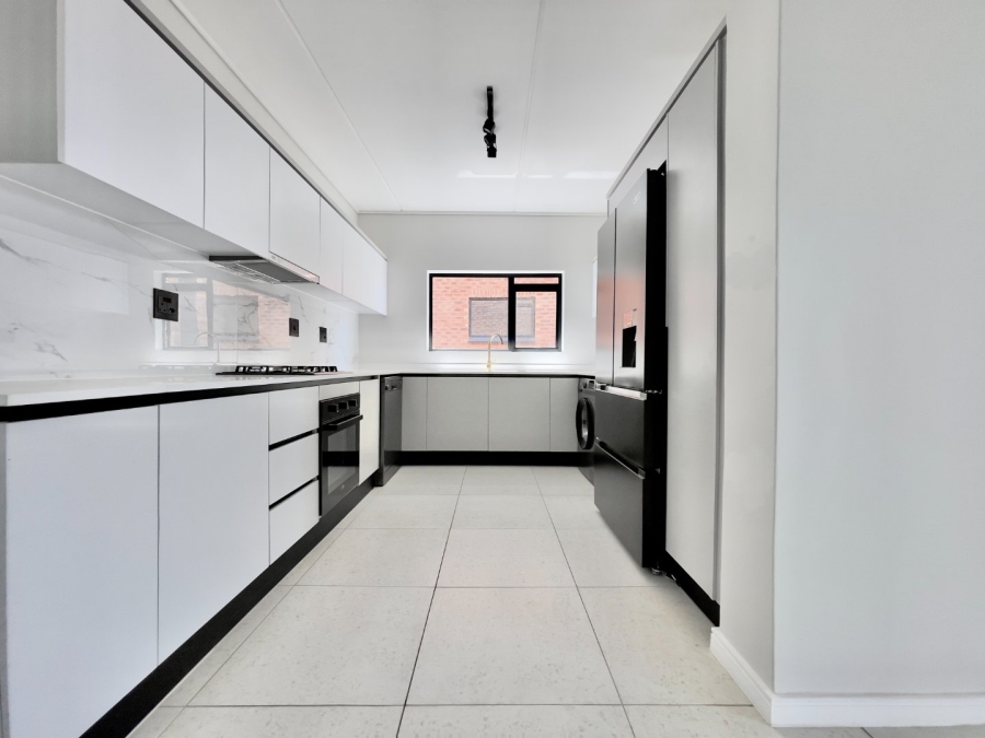 To Let 3 Bedroom Property for Rent in The Polofields Gauteng