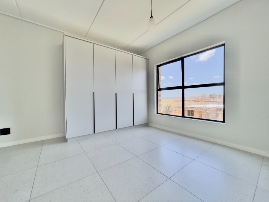 To Let 3 Bedroom Property for Rent in The Polofields Gauteng