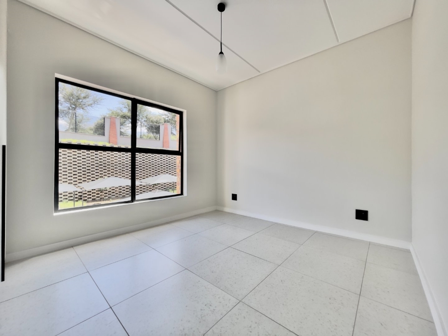 To Let 3 Bedroom Property for Rent in The Polofields Gauteng