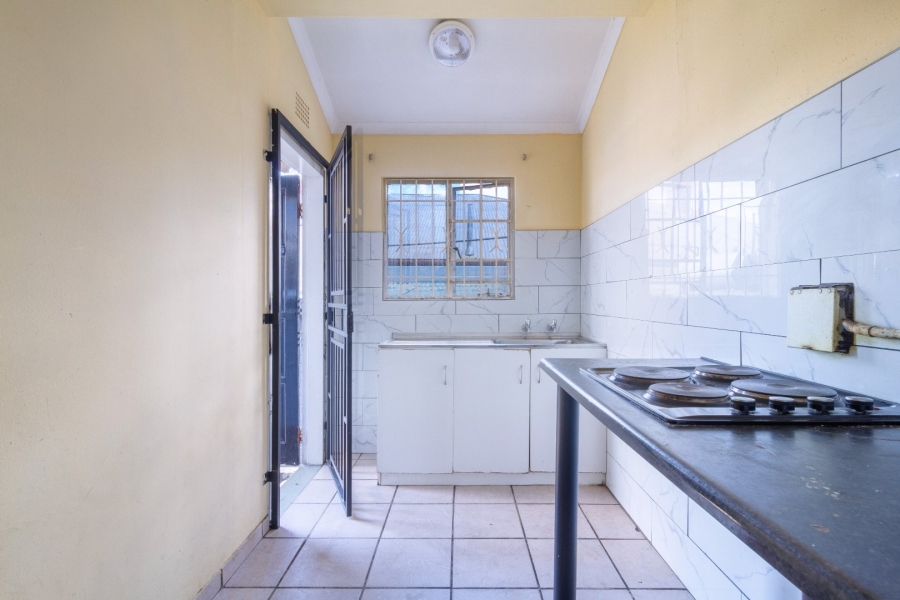 9 Bedroom Property for Sale in Brixton Gauteng