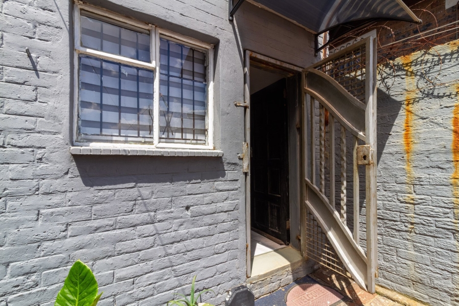 9 Bedroom Property for Sale in Brixton Gauteng