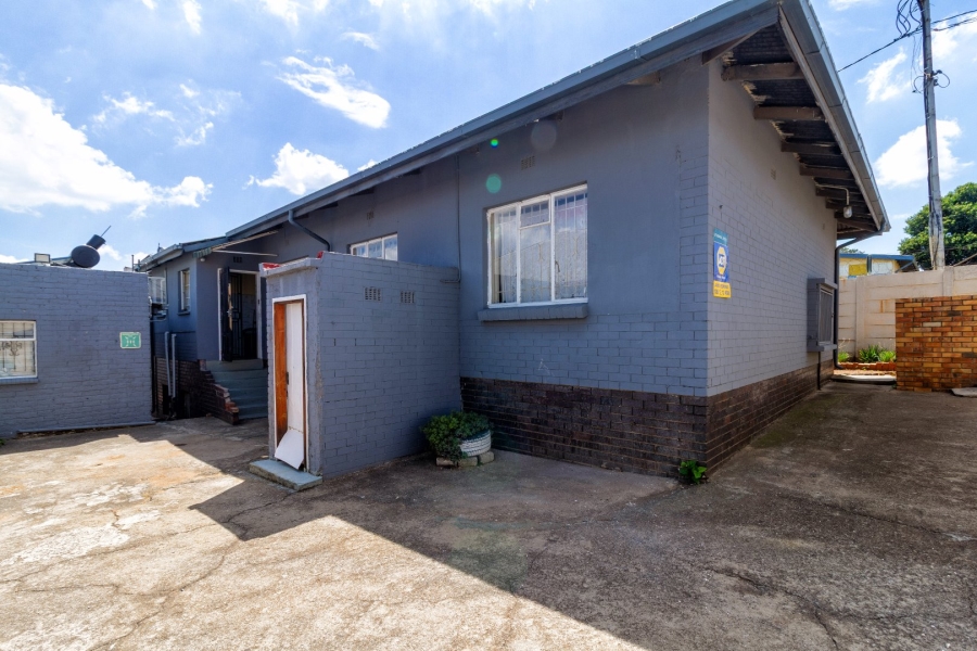 9 Bedroom Property for Sale in Brixton Gauteng