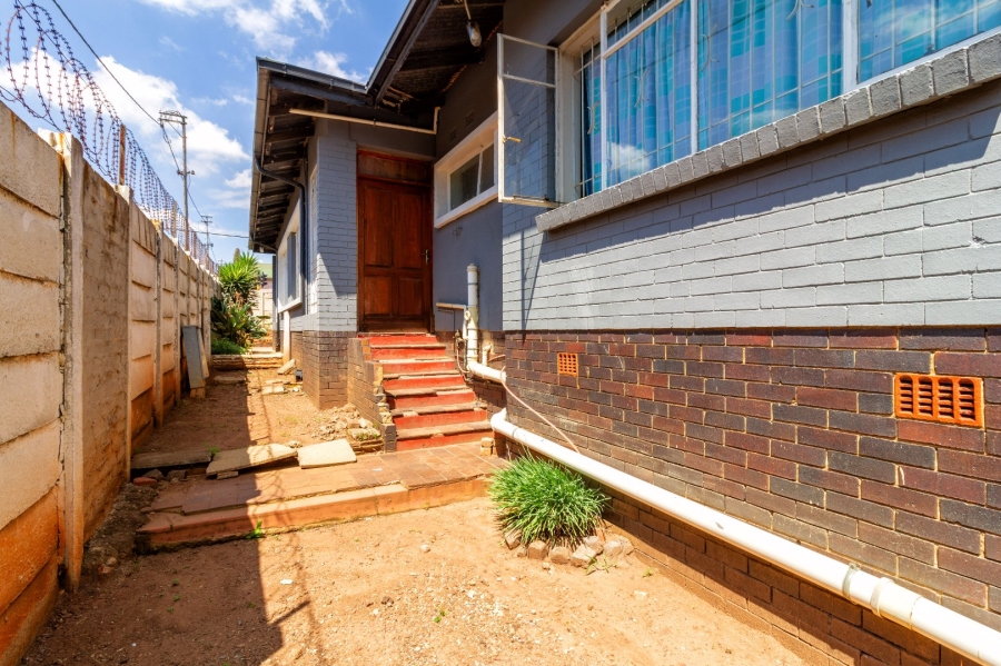 9 Bedroom Property for Sale in Brixton Gauteng