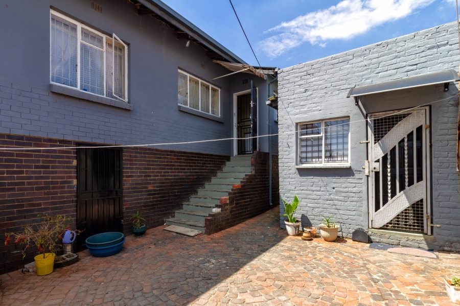 9 Bedroom Property for Sale in Brixton Gauteng