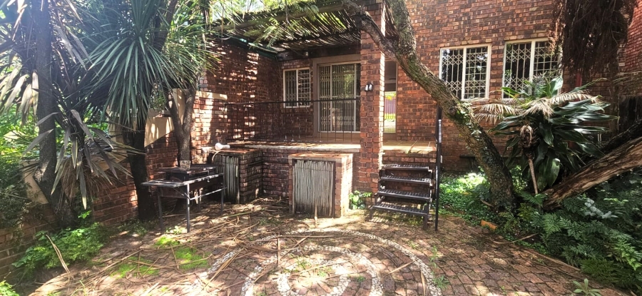 To Let 4 Bedroom Property for Rent in Constantia Park Gauteng