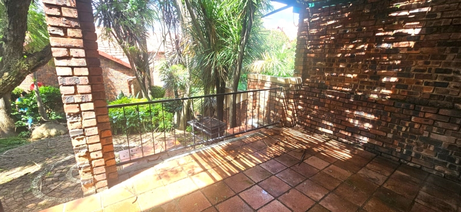 To Let 4 Bedroom Property for Rent in Constantia Park Gauteng