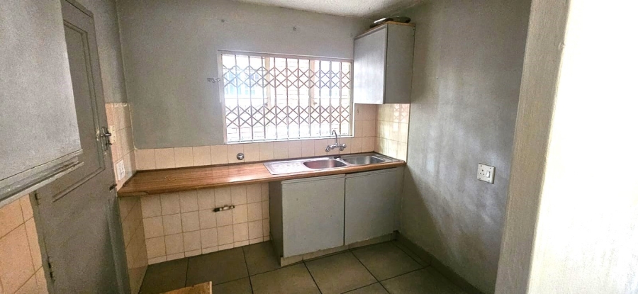 To Let 4 Bedroom Property for Rent in Constantia Park Gauteng